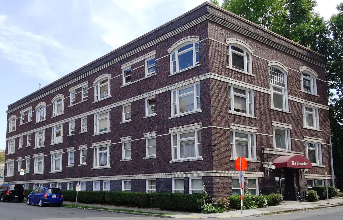 Building Photo - Brewster