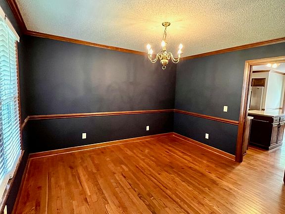 4th image of 118 Squire Drive