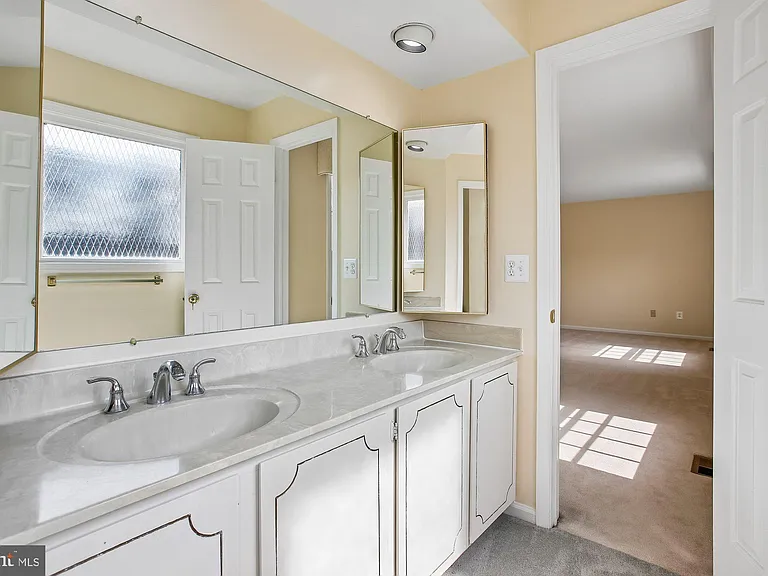 6604 Tina Ln — Photo 16