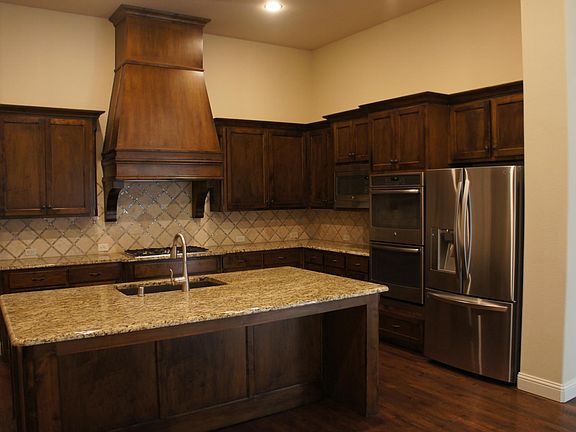 2nd image of 2350 Fountain Dr