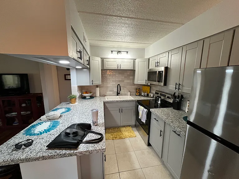 90 W Yavapai St #9 — Photo 8