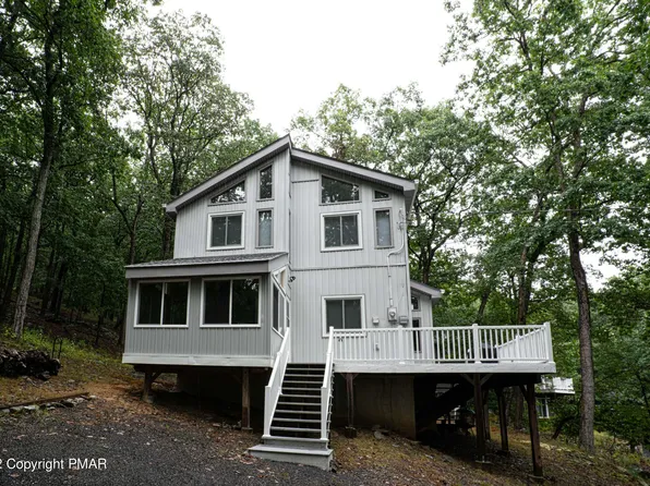 364 Brentwood Dr, Bushkill, PA 18324