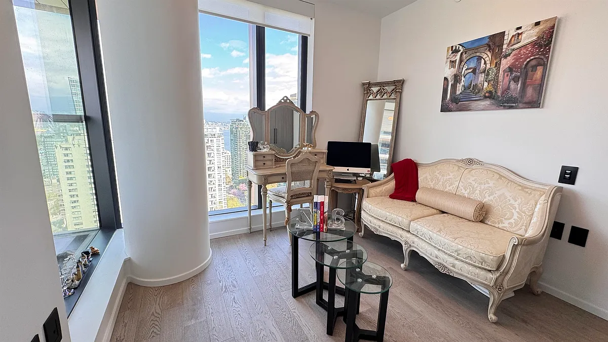 Building Photo - 1408 Robson St #2203