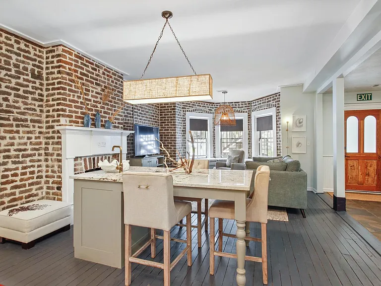 208 W Hall St #B — Photo 18
