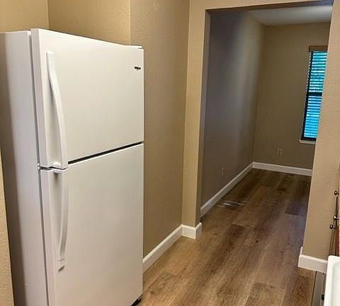 5th image of 2401 Eilers Ln