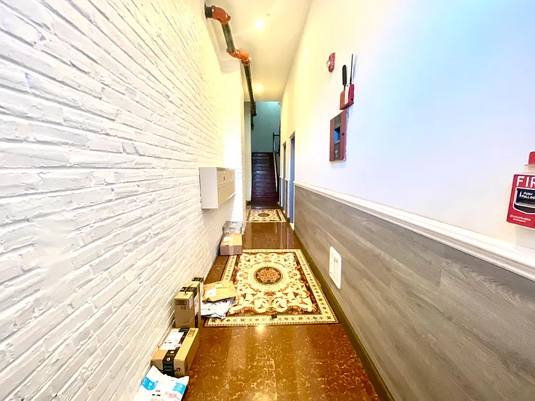 439 N 13th St #3E — Photo 22
