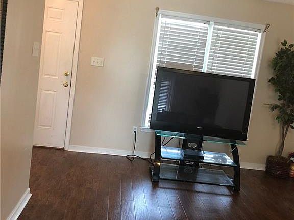 5th image of 400 Beaufont Hills Dr