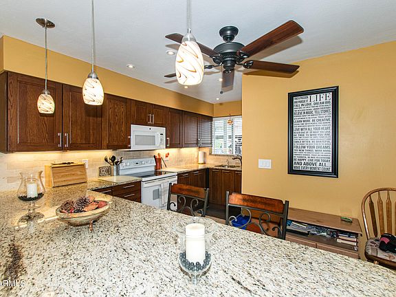 4th image of 10813 N FAIRWAY Court E