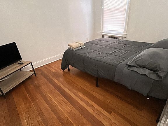 3rd image of 370 E 18th St Floor 2