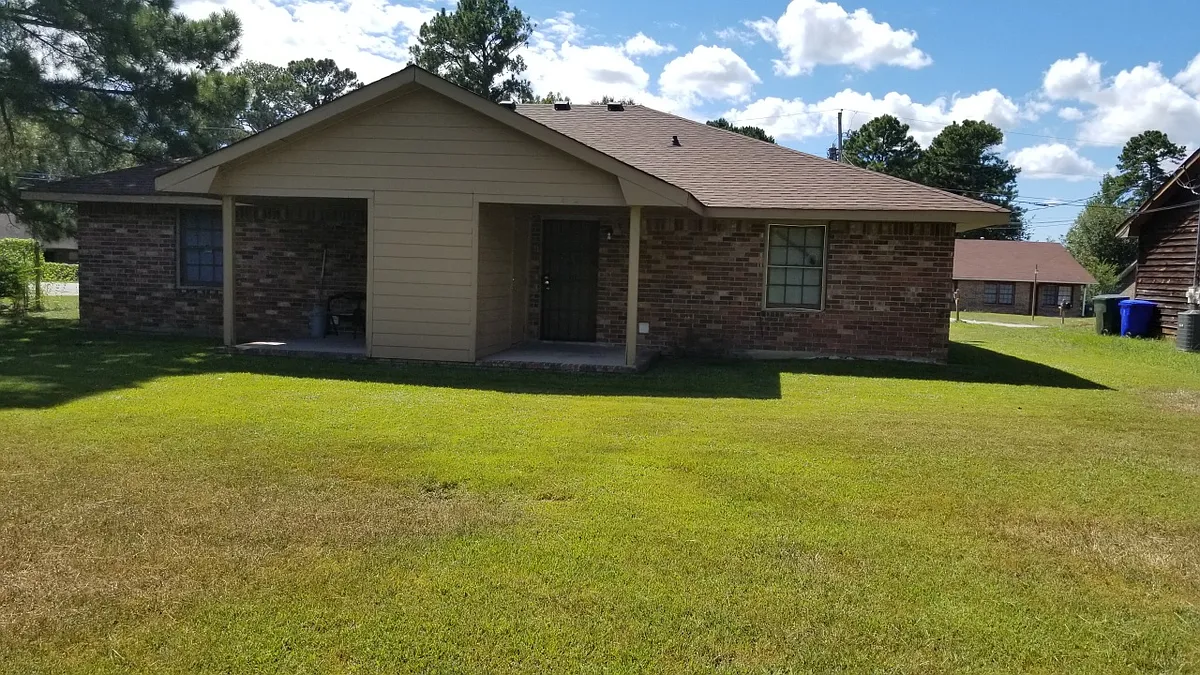 Building Photo - 1638 Pinedale Cir NW