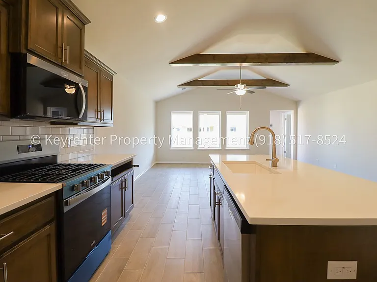 4500 W Winston St — Photo 18