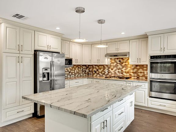 3rd image of 8500 Glider Ave #2