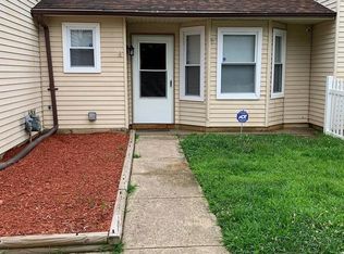 5 Heywood Ln, Sicklerville, NJ 08081