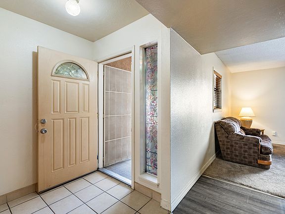 4th image of 175 Sunset Pl SW