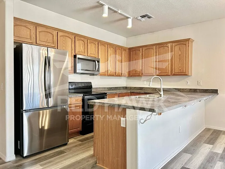 11824 W Windsor Ave — Photo 7