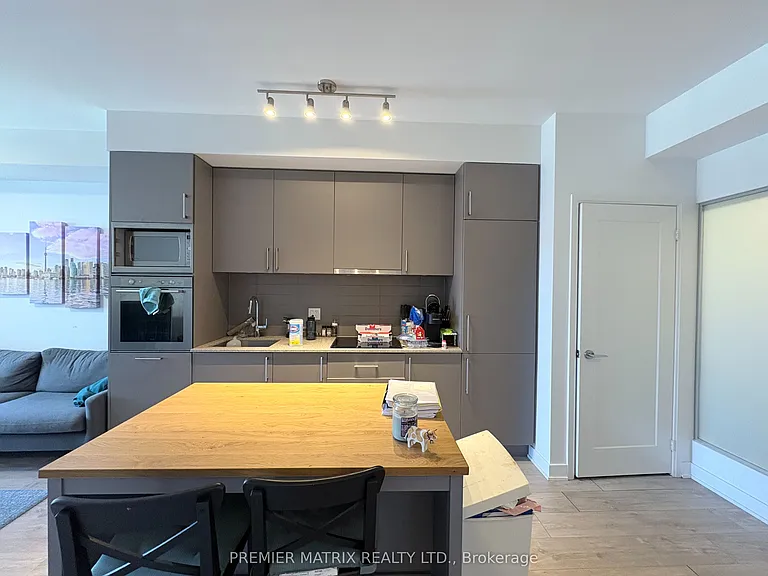 576 Front St W #1002 — Photo 7