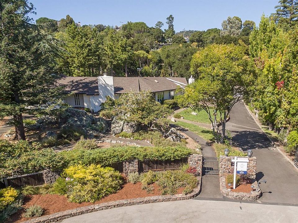1st image of 25 Crane Dr