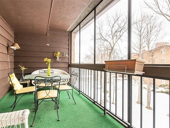 3rd image of 140 Fox Hollow Dr APT 404-B