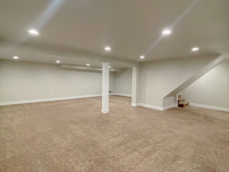 709 N I St #11 — Photo 10
