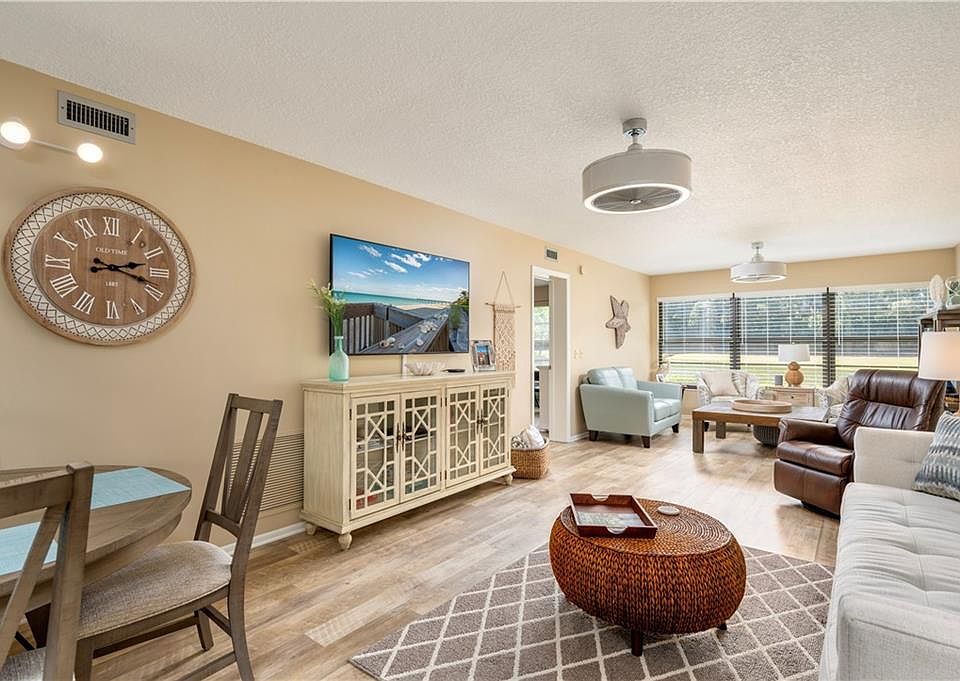 1st image of 9 Plantation Dr APT 101