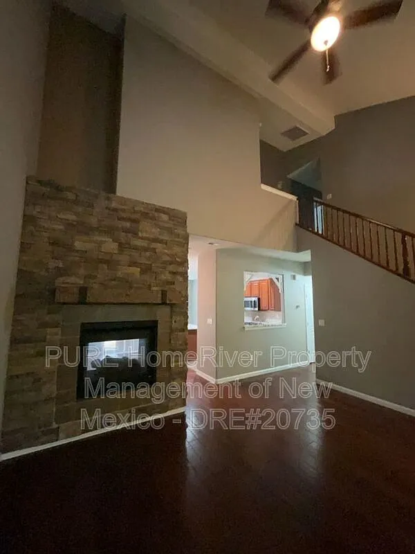 4 bed, 2.5 bath, 1994 sqft, $2,350 — Photo 3