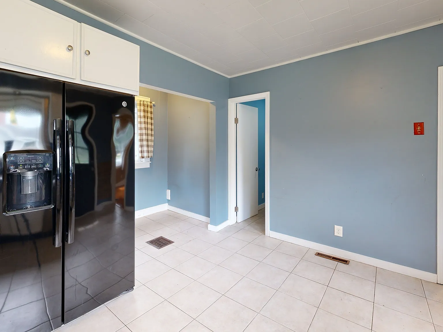 456 River Drive - 1 — Photo 4