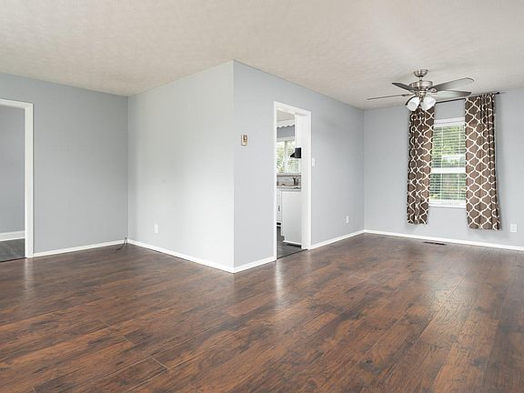 3rd image of 4631 Sunflower Dr