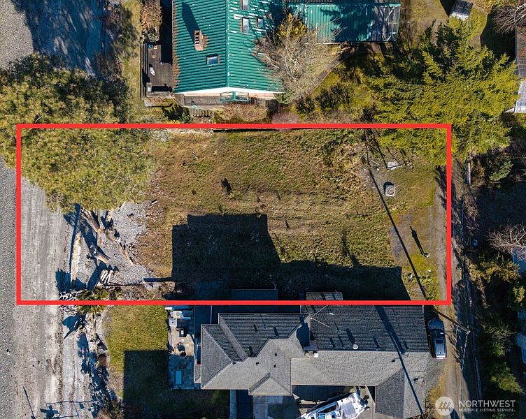 5th image of 702 S 280th Street