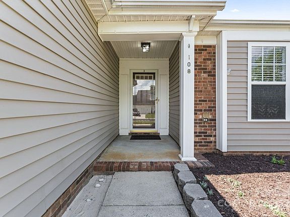 3rd image of 108 Crestwood Dr