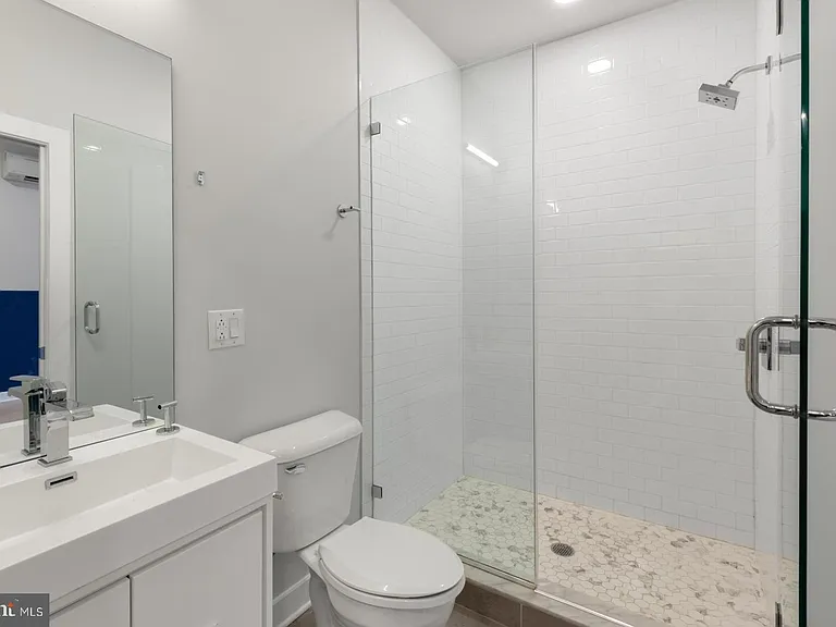 257 N 3rd St #3 — Photo 11