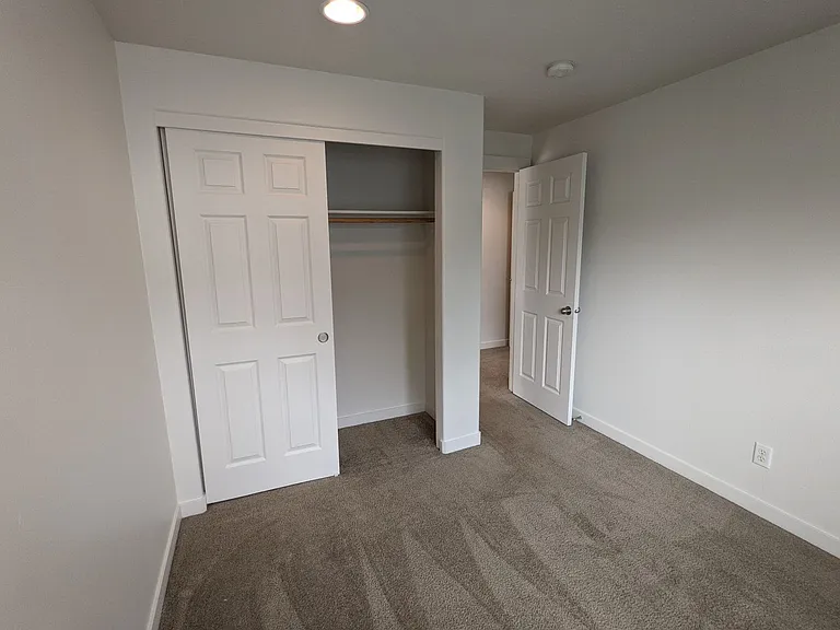 Halsey East Townhomes — Photo 152