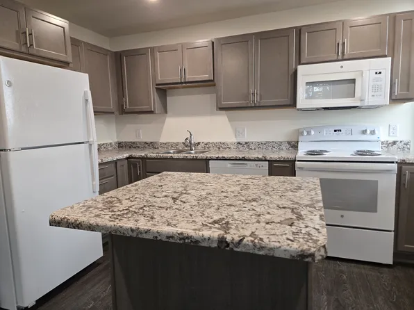 Cathy Gardens, 548 15th St #6f7f2715e, Rawlins, WY 82301