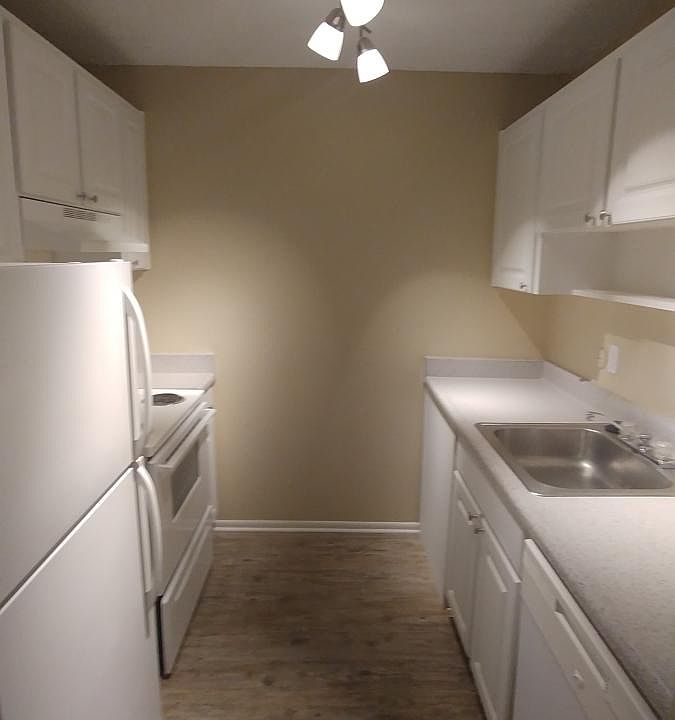 Bright Kitchens