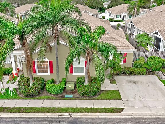 2nd image of 5853 Plum Harbor Cir