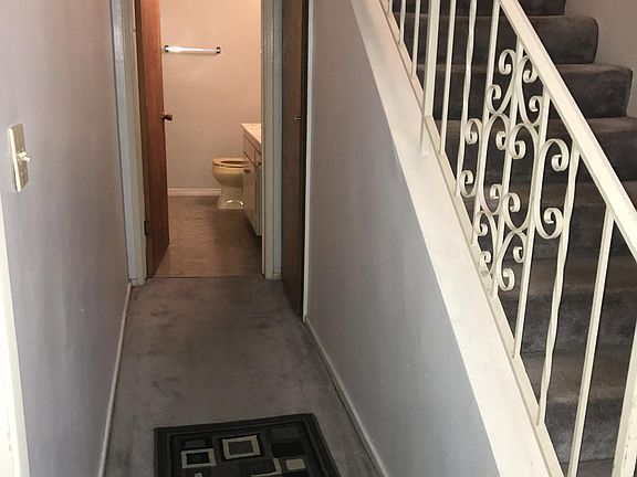 4th image of 100 W Ellis Ave