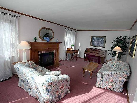 5th image of 422 Hedgewood Dr