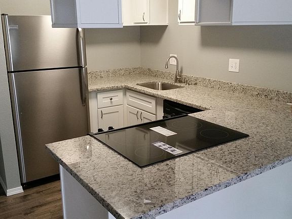 2nd image of 1718 Elizabeth St SE APT B