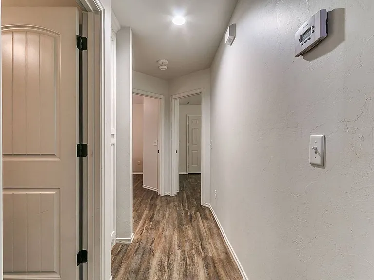 436 Chalk Hill Ct — Photo 35