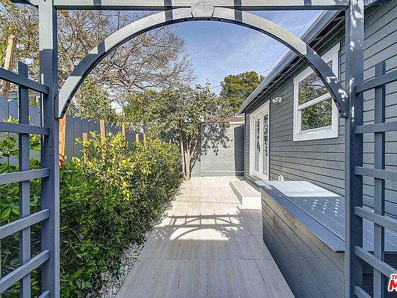 2nd image of 936 N Harper Ave #936