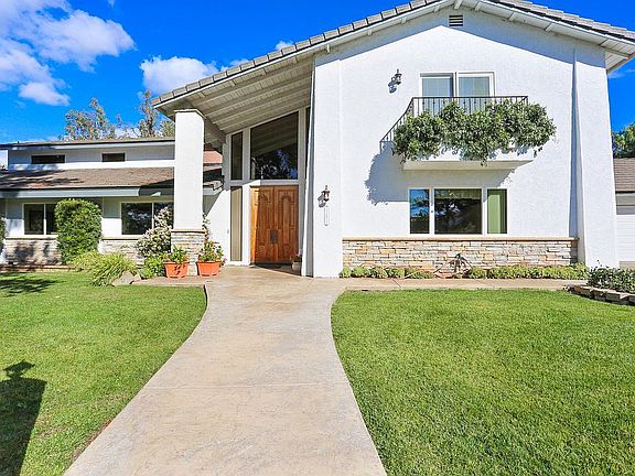 2nd image of 13472 Calle Colina
