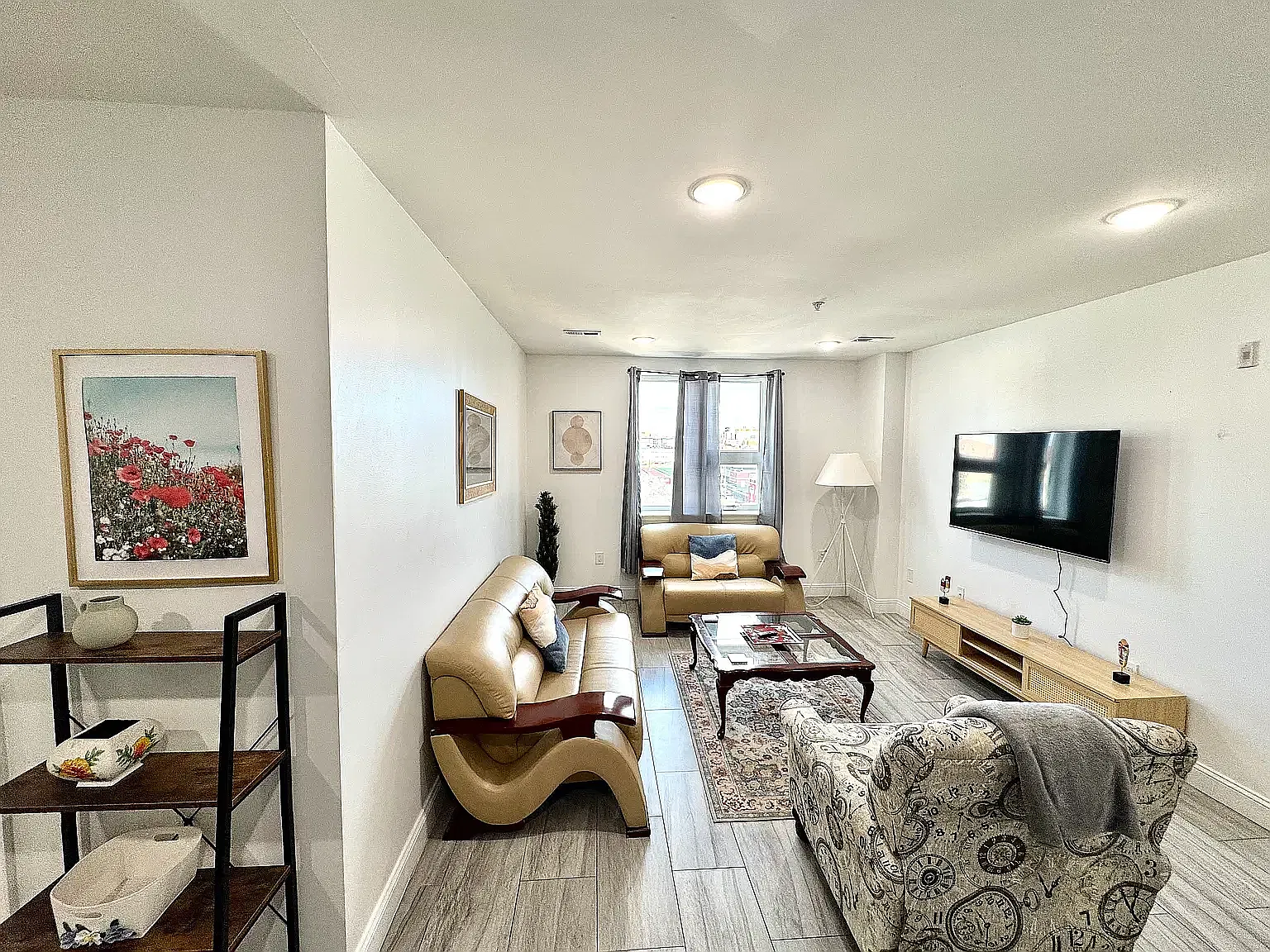 2 bed, 1050 sqft, $1,750 — Photo 3