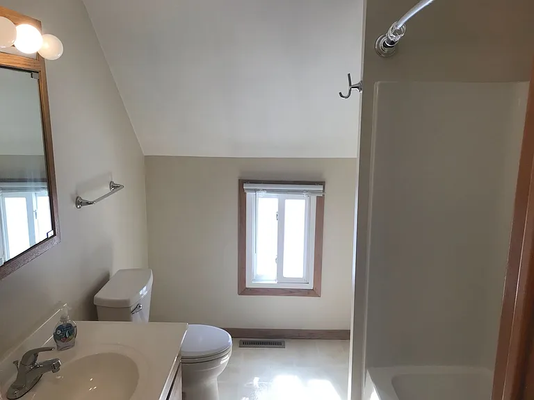 409 Fairview Ave N — Photo 13