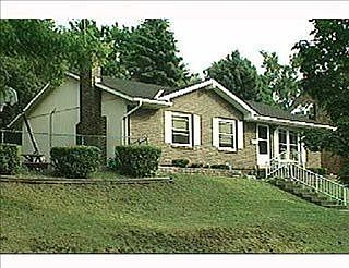 2nd image of 1307 Oakglen St