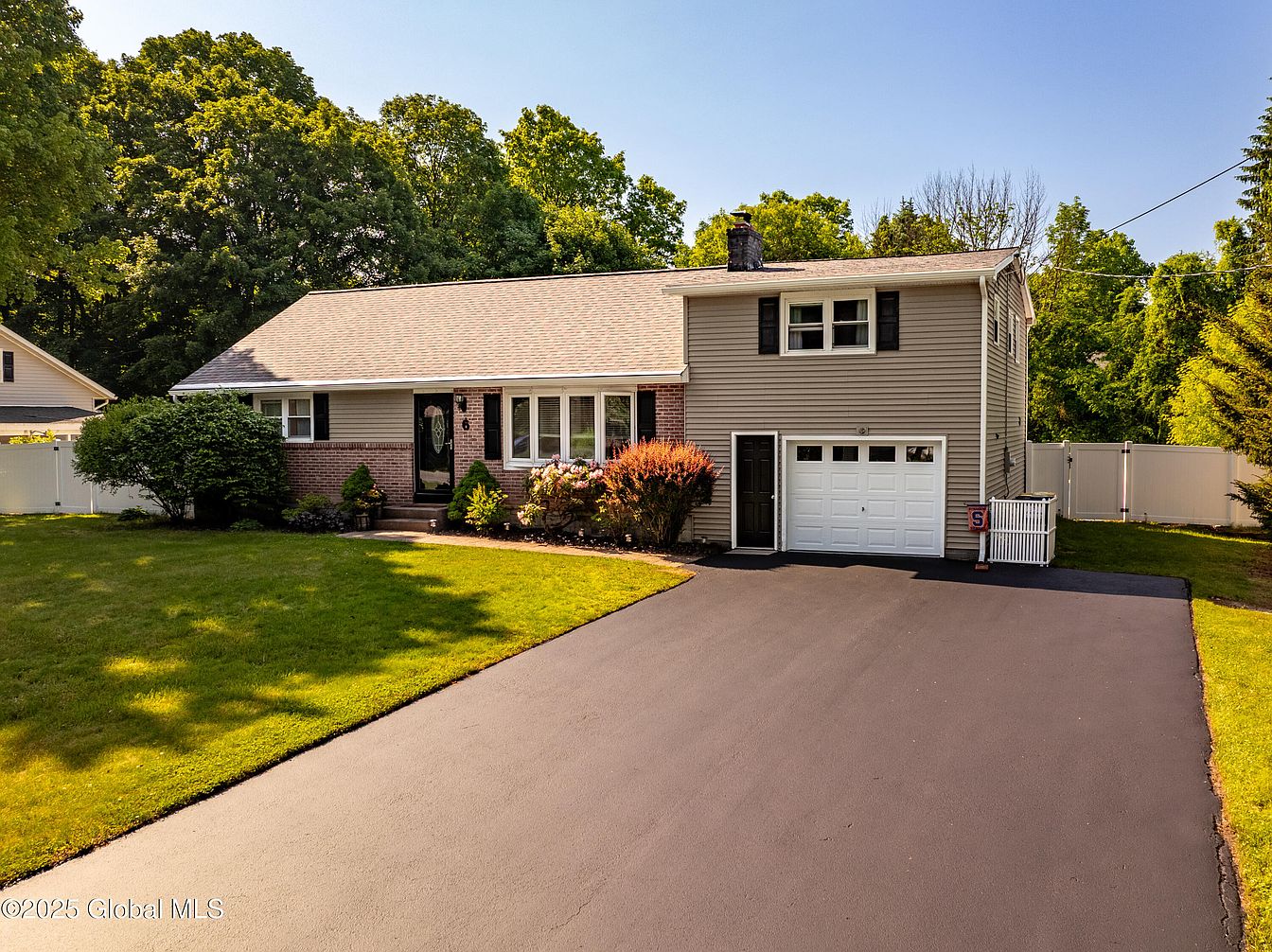 1st image of 6 Silver Lane