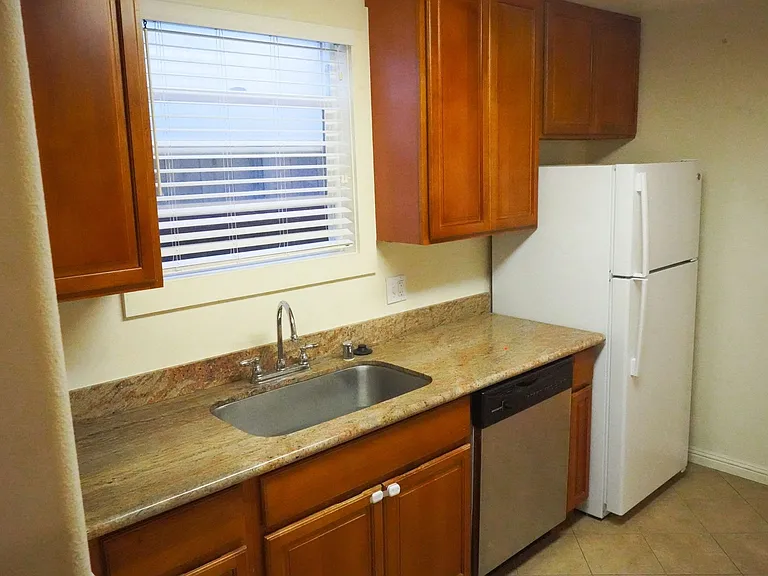 3231 Encinal Ave — Photo 14