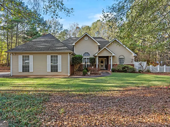 175 Ewing Dr, Social Circle, GA 30025