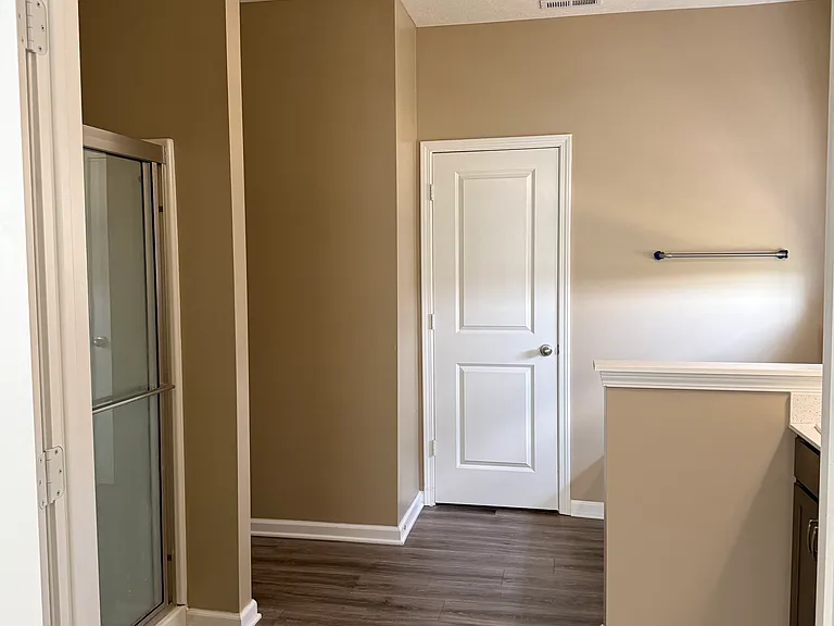1753 Gordon Dr — Photo 6