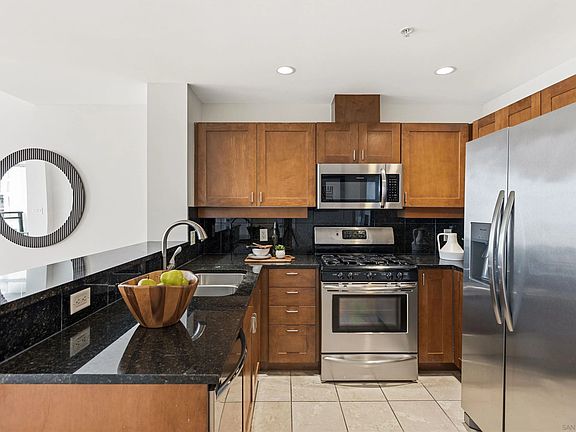 3rd image of 475 Redwood St Unit 701