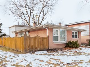 106 W White Oak St, Arlington Heights, IL 60005