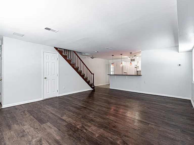 432 N Patrick St — Photo 2